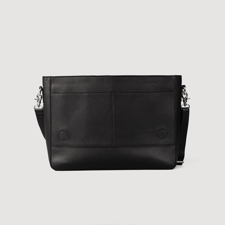 Carismatico Black Leather Messenger Bag – Modern Professional Style